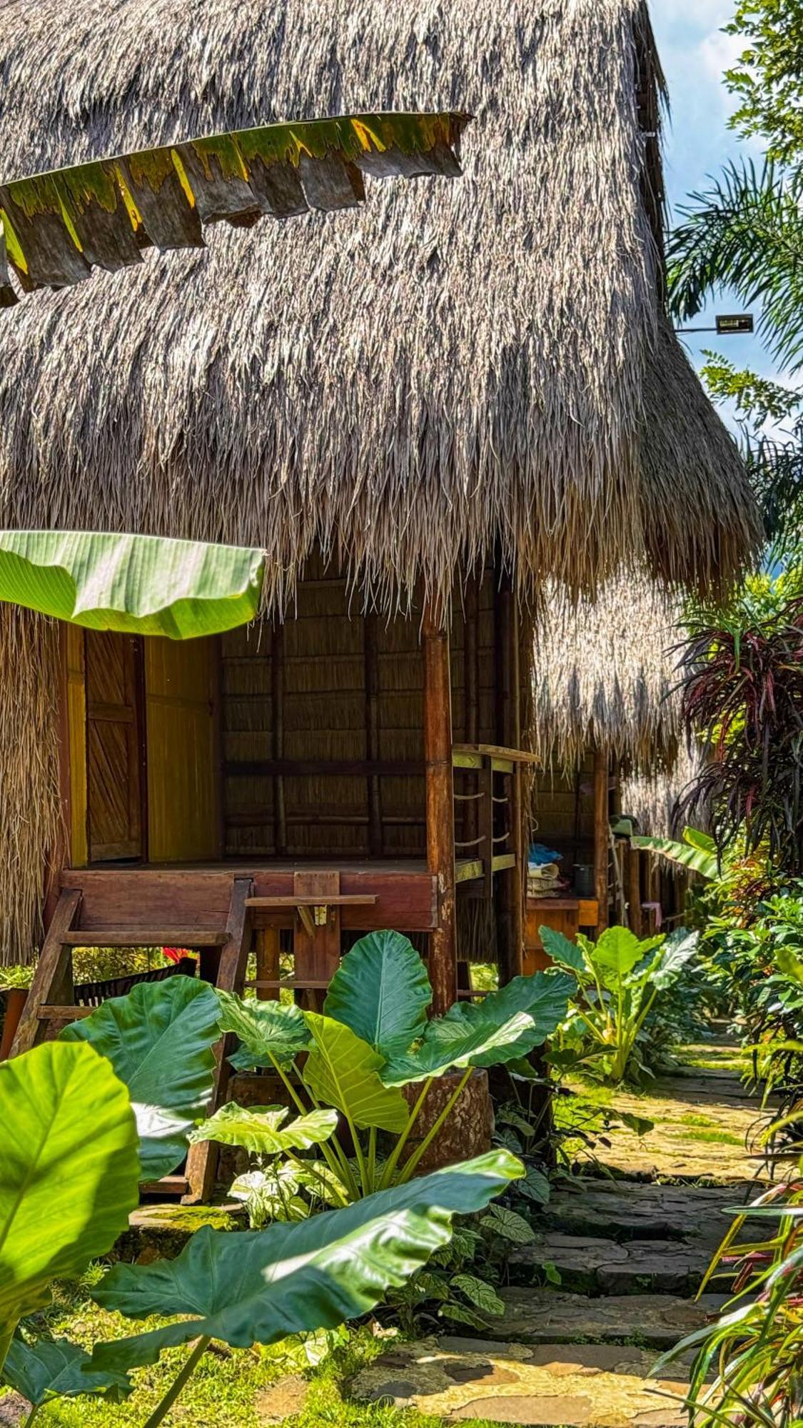 Sten Lodge Лабуан-Бахо Экстерьер фото