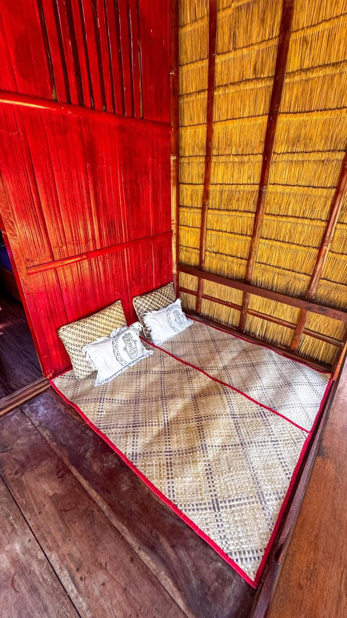 Sten Lodge Лабуан-Бахо Экстерьер фото