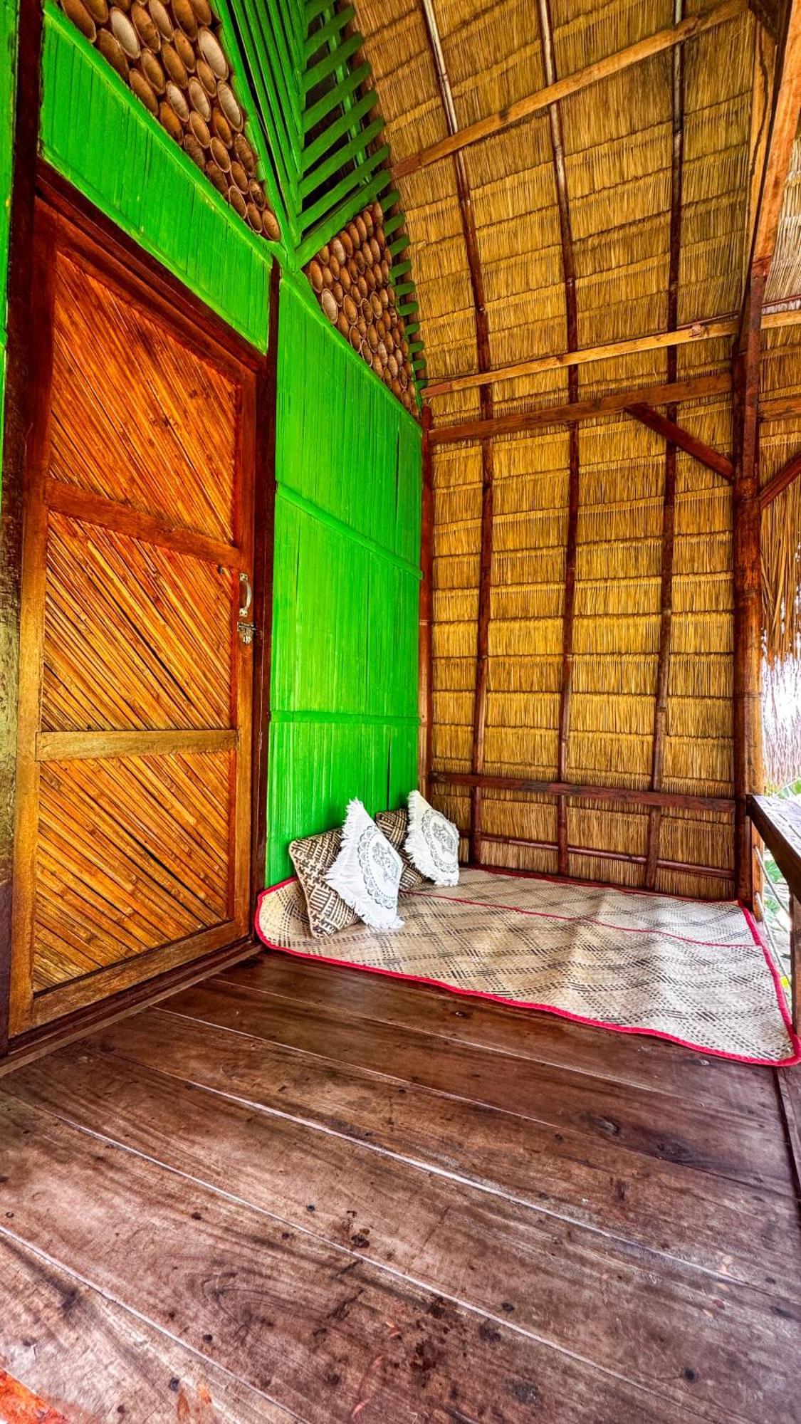 Sten Lodge Лабуан-Бахо Экстерьер фото